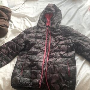 Black and pink star coat for kids. Xersion coat, M•10/12